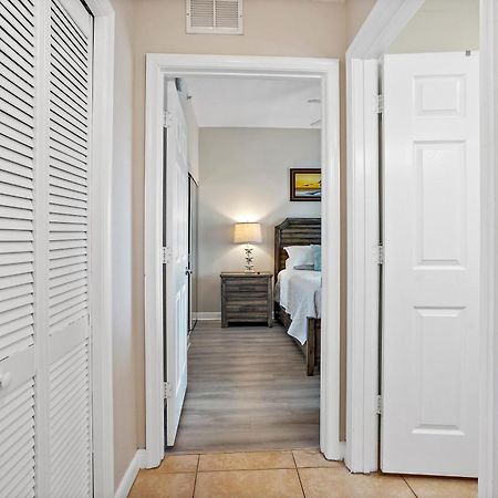 Oceanfront Luxury Condo! Mins To Beach! Rum Bar Next Door! San Petersburgo Exterior foto