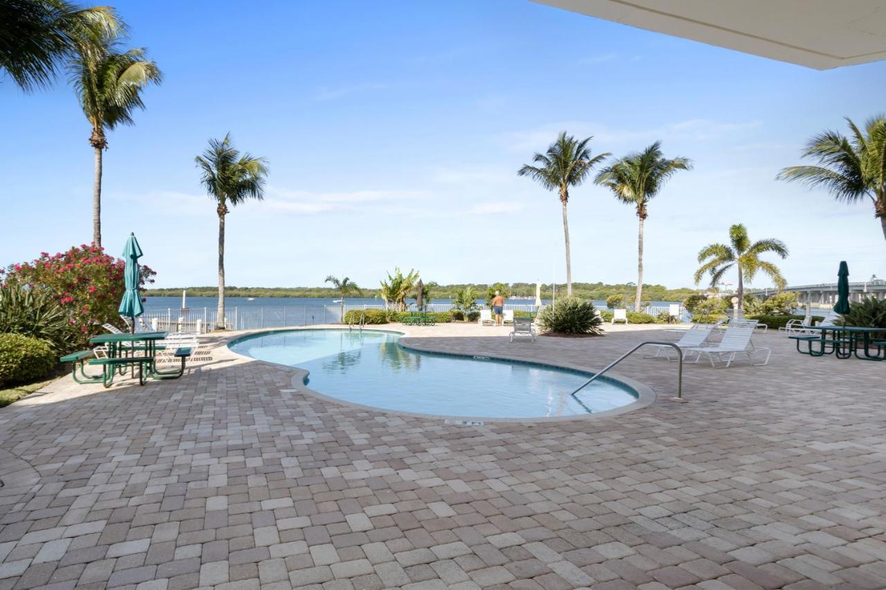 Oceanfront Luxury Condo! Mins To Beach! Rum Bar Next Door! San Petersburgo Exterior foto